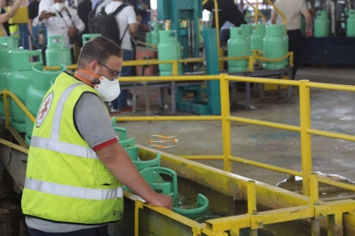 بالصور .. البشايرة: إعادة تعبئة 27.3 مليون أسطوانة غاز منزلي حتى نهاية تشرين الأول 2025 في المحطات الثلاث بعمان والزرقاء وإربد