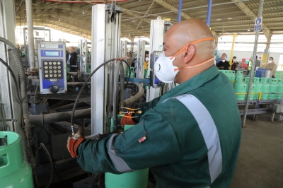 بالصور .. البشايرة: إعادة تعبئة 27.3 مليون أسطوانة غاز منزلي حتى نهاية تشرين الأول 2025 في المحطات الثلاث بعمان والزرقاء وإربد