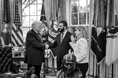 تظهر احتفاء بالرئيس السوري.. ترمب ينشر صورا للشرع خلال في المكتب البيضاوي