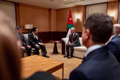 الملك يعقد لقاءات مع قادة في البرلمان الياباني