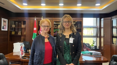 (الشرق الأوسط) تستضيف مسؤولة برنامج الدكتوراه المستضاف في جامعة بيدفوردشير البريطانية