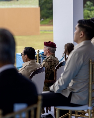 الملك والرئيس الإندونيسي يحضران مجريات تمرين عسكري مشترك للطائرات المسيرة