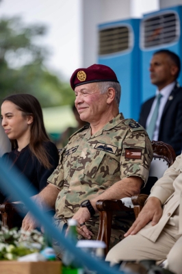 الملك والرئيس الإندونيسي يحضران مجريات تمرين عسكري مشترك للطائرات المسيرة