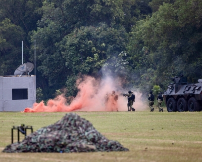 الملك والرئيس الإندونيسي يحضران مجريات تمرين عسكري مشترك للطائرات المسيرة