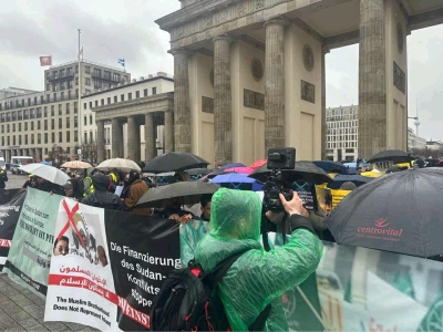 مظاهرات في برلين وجنيف تدعو لتصنيف جماعة الإخوان تنظيماً إرهابياً في أوروبا - فيديو