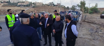 بالصور .. حملة لإزالة الأكشاك والبسطات المخالفة في جرش