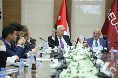 افتتاح الدورة العادية لمجلس اتحاد البرلمان الطلابي في جامعة الشرق الأوسط بمشاركة المستقلة للانتخاب