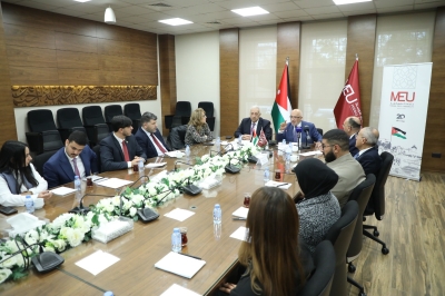 افتتاح الدورة العادية لمجلس اتحاد البرلمان الطلابي في جامعة الشرق الأوسط بمشاركة المستقلة للانتخاب