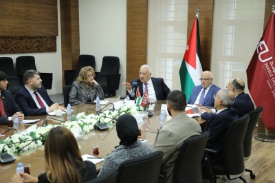 افتتاح الدورة العادية لمجلس اتحاد البرلمان الطلابي في جامعة الشرق الأوسط بمشاركة المستقلة للانتخاب