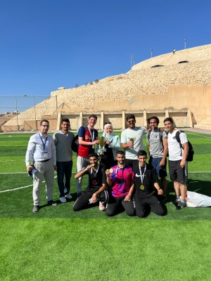 فريق طلبة كلية صيدلة عمان العربية يُتوج ببطولة كرة القدم على مستوى كليات الجامعة