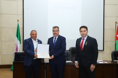 جامعة البترا تنظم اللقاء الترحيبي والتنويري لطلبة طب الأسنان وتكرم المتفوقين