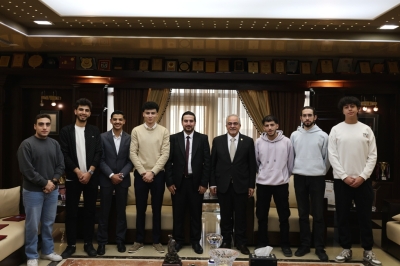 رئيس عمان الأهلية يكرّم فريق الجامعة الفائز بالمركز الثاني محلياً بمسابقة IEEE  للأمن السيبراني والأول في فئة الويب المتقدّم