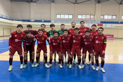 فريق ييرفان الذي فاز بنتيجة 98-1