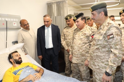 كبار ضباط الجيش الأردني يعودون مصابي الرمثا