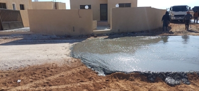 بالصور .. بلدية اردنية تفتح طريقا اسمنتيا