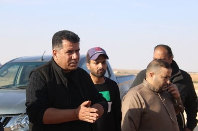 بالصور .. بلدية اردنية تفتح طريقا اسمنتيا