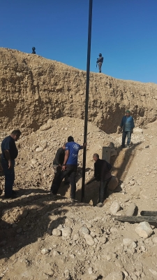 حملة لإغلاق 11 بئرا مخالفة وضبط خطوط سحب قرب سد الكفرين - صور