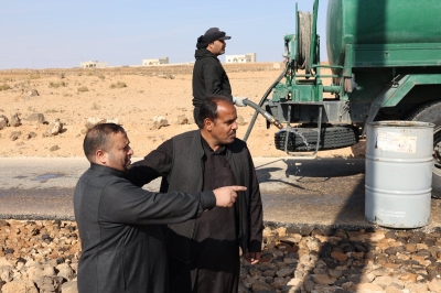 حل مبتكر.. بلدية أردنية تنفذ توسعة لطريق بـ (صبة اسمنتية) - صور