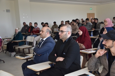 كلية التمريض في جامعة الزيتونة تنظّم محاضرة علمية حول أدوات الذكاء الاصطناعي في التمريض