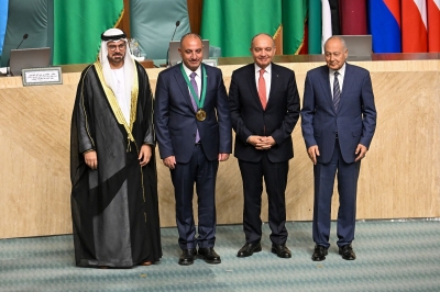 الشواربة يتسلم جائزة أفضل مدير بلدية في المدن العربية