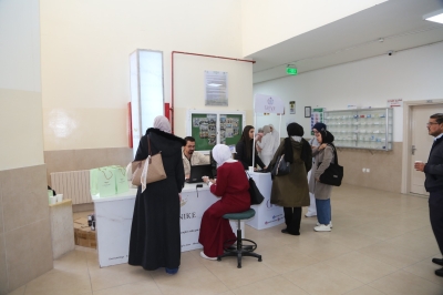 كلية الصيدلة في الزيتونة تنظم فعالية صحية بالتعاون مع LaKlinike Beauty Clinic