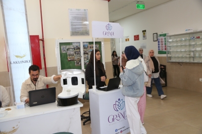 كلية الصيدلة في الزيتونة تنظم فعالية صحية بالتعاون مع LaKlinike Beauty Clinic