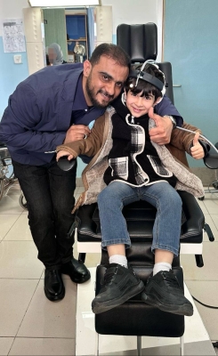 الطبيب الإنسان.. مواطنون يبدون إعجابهم بمدير مستشفى البادية الشمالية معتصم العطين