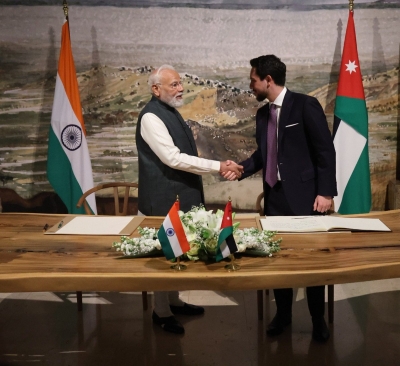 ولي العهد يعقد لقاء مع رئيس الوزراء الهندي ويزوران متحف الأردن - صور