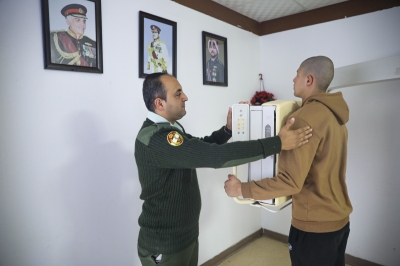 الجيش يبدأ بإجراء الفحوصات الطبية للمكلفين بخدمة العلم - صور