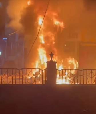 مصر.. سقوط شاحنة نقل من أعلى كوبري يخلف ضحايا وخسائر بالغة - (فيديو - صور)