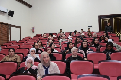 كلية الآداب في جامعة الزيتونة الأردنية تنظّم عرض فيلم باللغة الإنجليزية لتعزيز مهارات الحوار لدى الطلبة