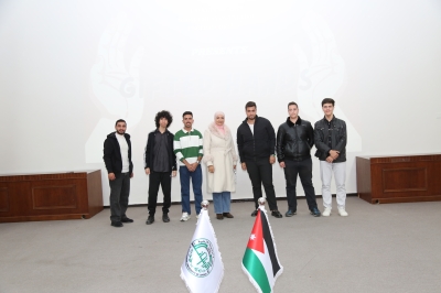 كلية الآداب في جامعة الزيتونة الأردنية تنظّم عرض فيلم باللغة الإنجليزية لتعزيز مهارات الحوار لدى الطلبة