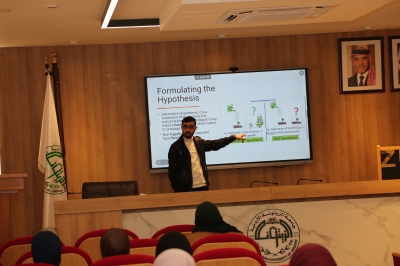 كلية الصيدلة في جامعة الزيتونة الأردنية تنظّم محاضرة علمية حول منهجية البحث والنشر العلمي