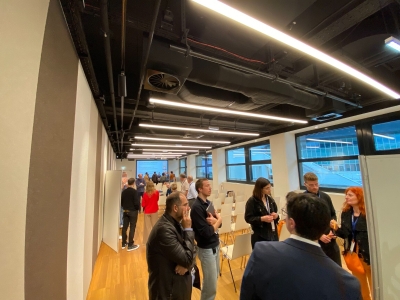 تكنولوجيا المعلومات في (عمان العربية) تشارك في أعمال المؤتمر العلمي الدولي IEEE VIS 2025  في النمسا