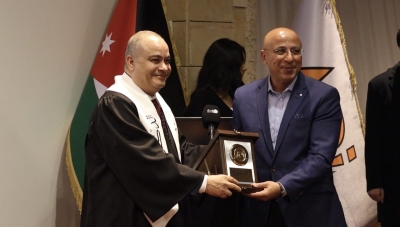 التطبيقية للصناعات البلاستيكية تكرم رئيس مجلس إدارتها رضوان خطاب