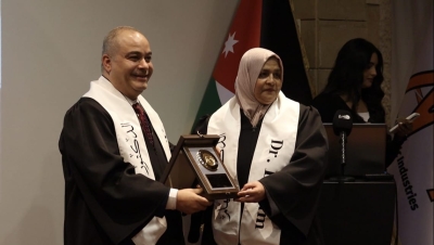 التطبيقية للصناعات البلاستيكية تكرم رئيس مجلس إدارتها رضوان خطاب