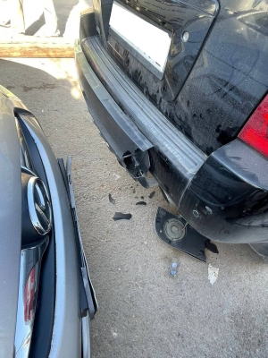 تدهور ضاغطة نفايات يتسبب بأضرار مادية في مادبا - صور