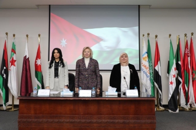 الدكتورة هيفاء النجار تحاضر في جامعة عمّان العربية حول دور الأسرة والتعليم في تمكين المرأة - صور
