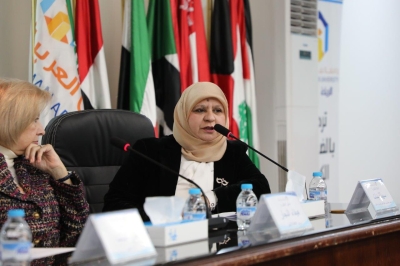 الدكتورة هيفاء النجار تحاضر في جامعة عمّان العربية حول دور الأسرة والتعليم في تمكين المرأة - صور