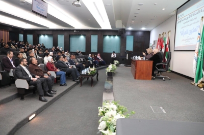 الدكتورة هيفاء النجار تحاضر في جامعة عمّان العربية حول دور الأسرة والتعليم في تمكين المرأة - صور