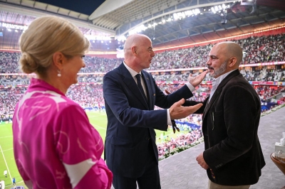 الأمير علي ثقة بوزن الذهب - صور