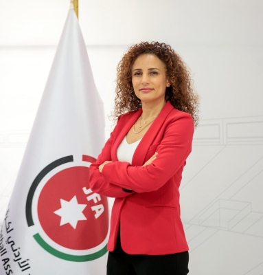 الأمير علي ثقة بوزن الذهب - صور