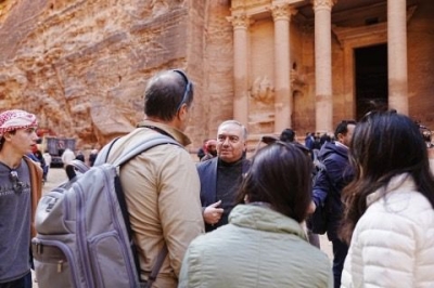 حجازين والبريزات يتفقدان الموقع الأثري في البترا ويراقبان سير الحركة السياحية