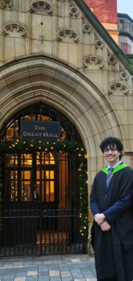 الطالب السعودي عبدالرحمن المديفر يتخرّج بمرتبة الشرف من جامعة ليدز البريطانية