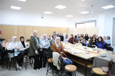 قسم هندسة العمارة في (عمان العربية) ينظم ورشة عمل إبداعية في التشكيل بالصلصال