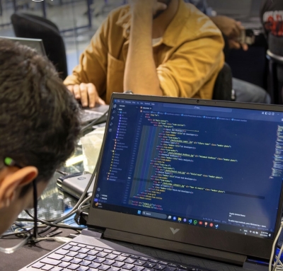 طلبة جامعة عمان العربية ينافسون عالميًا: فريق Turbines يحصد المركز العاشر في هكاثون ناسا العالمي لتطبيقات الفضاء 2025