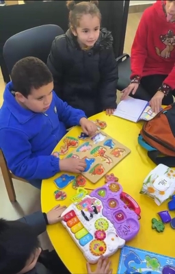 كلية التمريض في جامعة الزيتونة تنفذ فعاليتين صحيتين للأطفال ذوي الإعاقة وأهاليهم