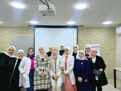 كلية التمريض في جامعة الزيتونة تنفذ فعاليتين صحيتين للأطفال ذوي الإعاقة وأهاليهم