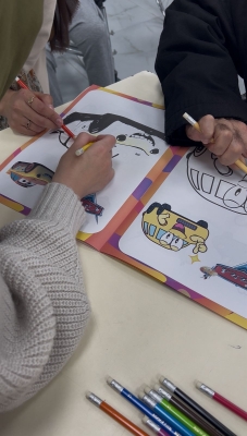 كلية الصيدلة في جامعة الزيتونة الأردنية تنظّم زيارة إنسانية إلى دار الضيافة للمسنين