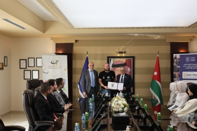 عمّان الأهلية تكرّم طلبتها الفائزين بأولمبياد اللغة الانجليزية العالمي للجامعات وبمسابقة الرياضات الإلكترونية .. صور